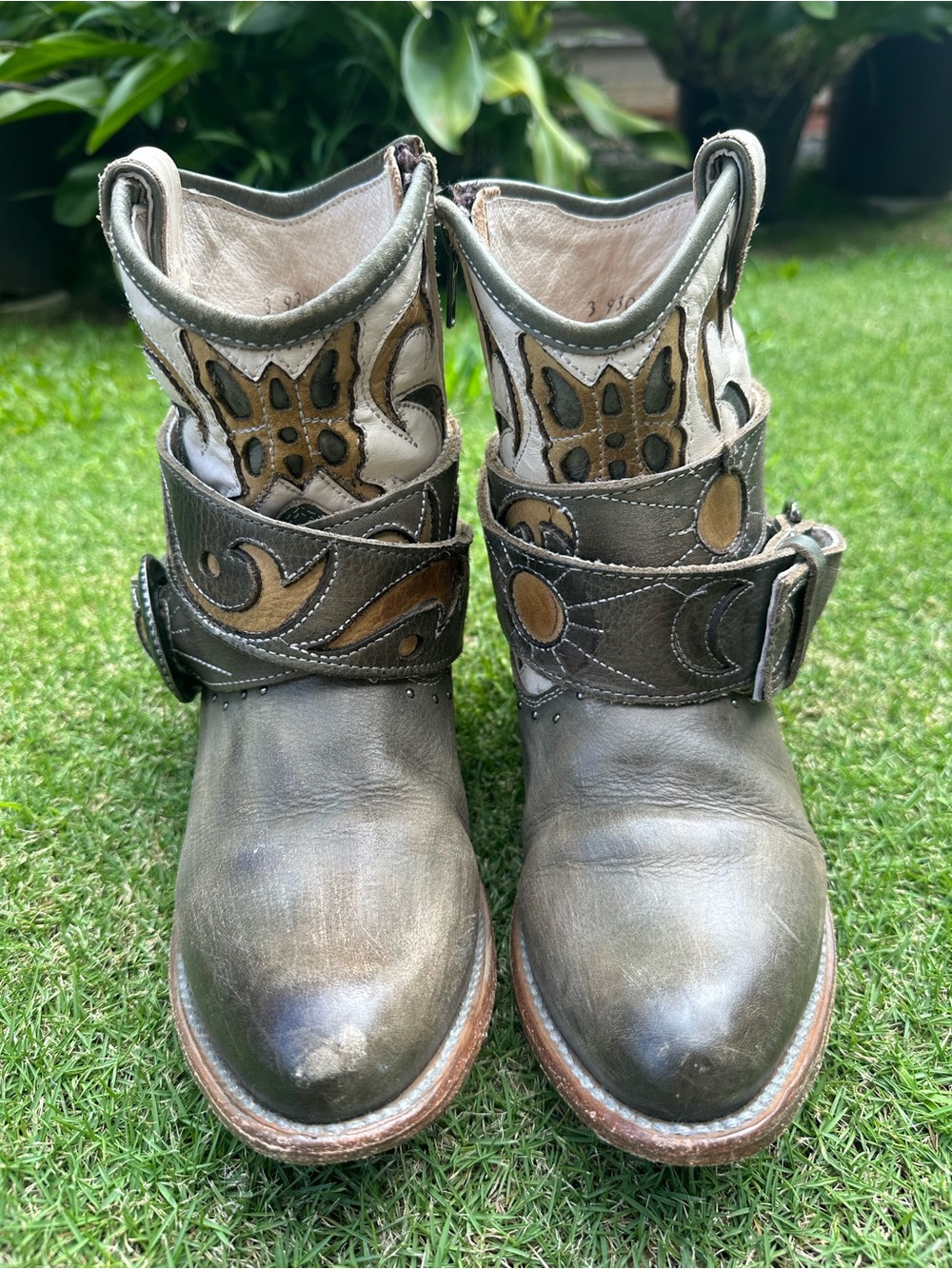 Freebird Tash Buckle Western Ankle Boot with Sun and Butterflies Size 7